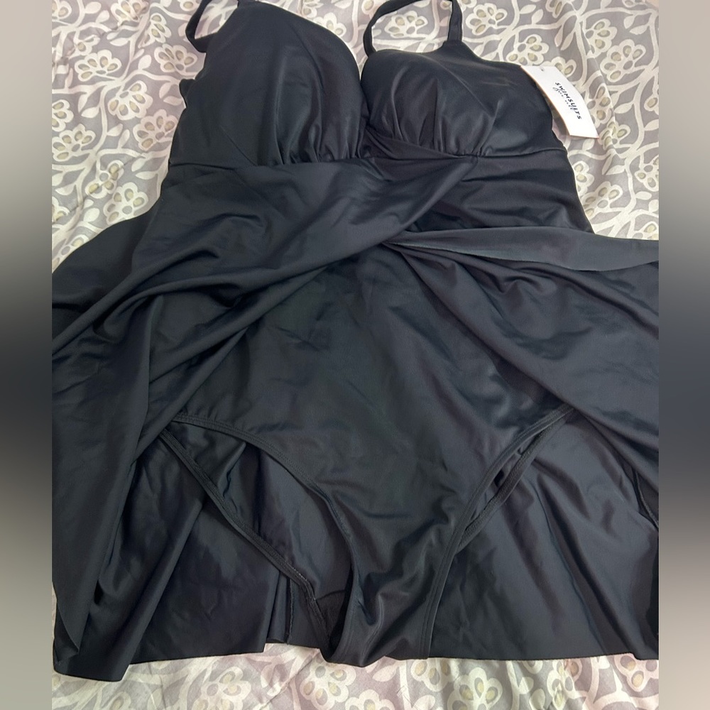 Swimsuits For All bathing suit dress size 36DD - Picture 2 of 3